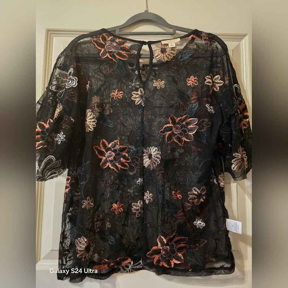 Top - Picture 2 of 2